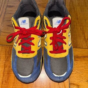 RARE New Balance 990v5 x Shoe City x EAT pre-school sneakers - SIZE 3Y
